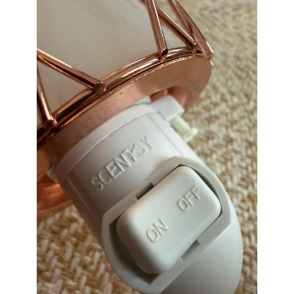 Scentsy rose gold wall plug in smell